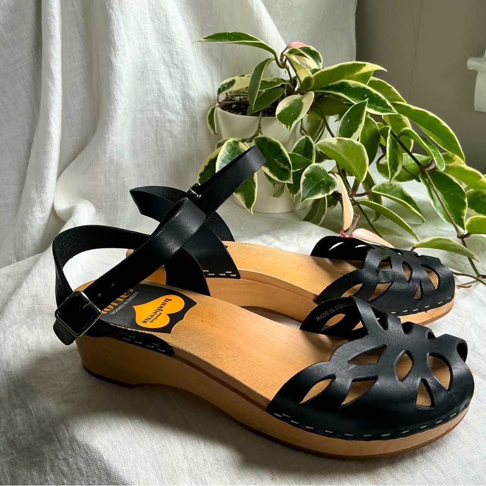 Swedish Hasbeens Black “Ornament” Clog Sandal- Size 7